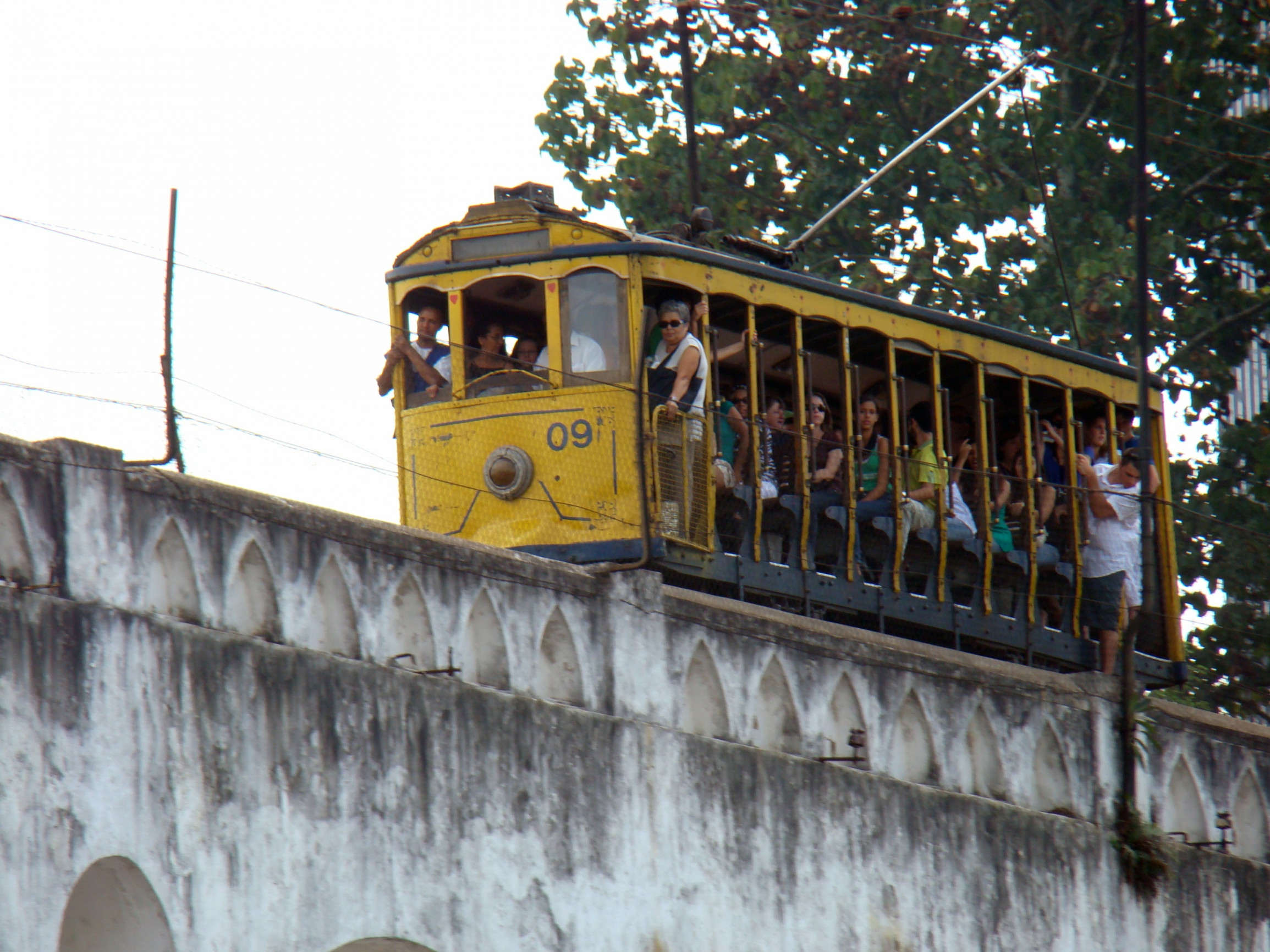 Трамвай Санта-Тереза и акведук Кариока – фотографии Бразилии