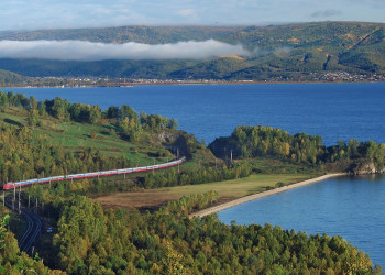 Панорамный вид на кругобайкальскую железную дорогу, Россия – фотографии России