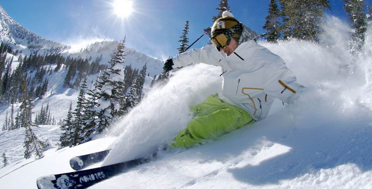 Лыжник. Цахкадзор. Армения – фотографии Армении