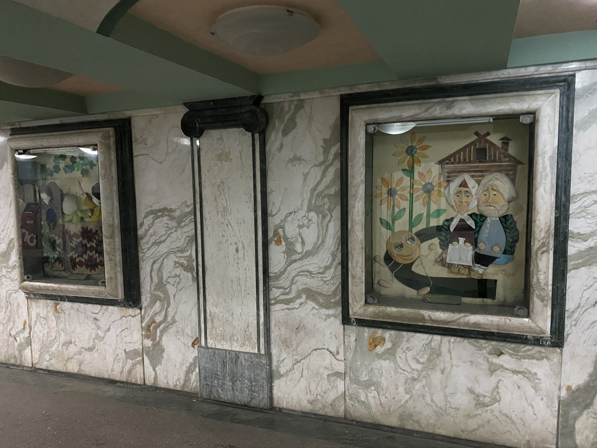 Подземный переход возле кукольного театра в Баку – фотографии Азербайджана