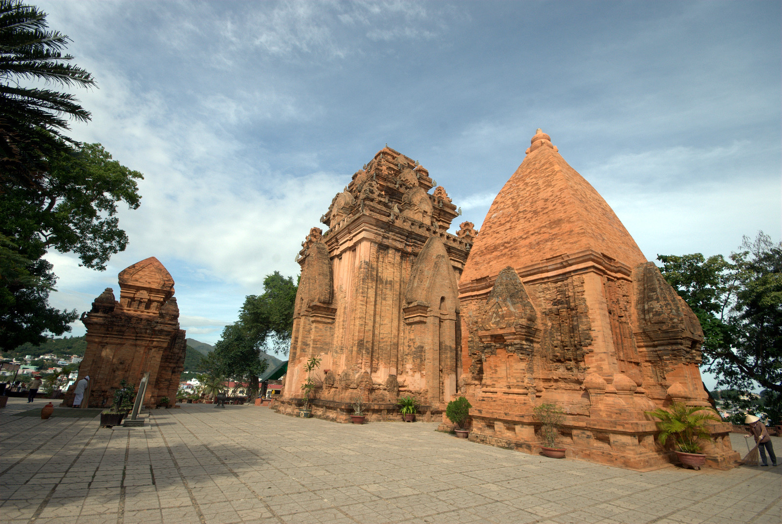 Башни Понагар во вьетнамском Нячанге – фотографии Вьетнама