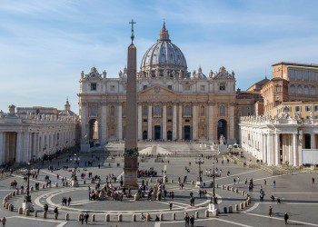 Католический Собор Святого Петра (Basilica di San Pietro) в Риме, Ватикан,Италия – фотографии Италии
