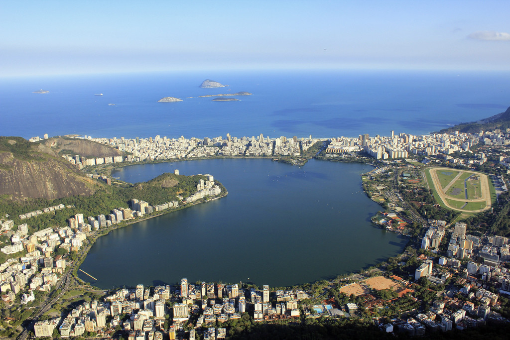 Лагуна Родриго-де-Фрейтас (Lagoa Rodrigo de Freitas) в Рио – фотографии Бразилии