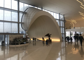 Центр Гейдара Алиева, прогулка внутри – фотографии Азербайджана