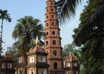 Пагода Чан Куок на Западном озере – фотографии Вьетнама