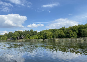 Москва река недалеко от Филевского парка – фотографии России
