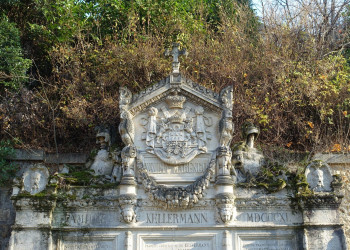 Неординарное кладбище Пер-Лашез (Pere Lachaise Cemetery) в Париже, Франция – фотографии Франции