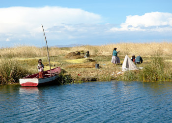 Плавучие острова Урос на озере Титикака – фотографии Перу