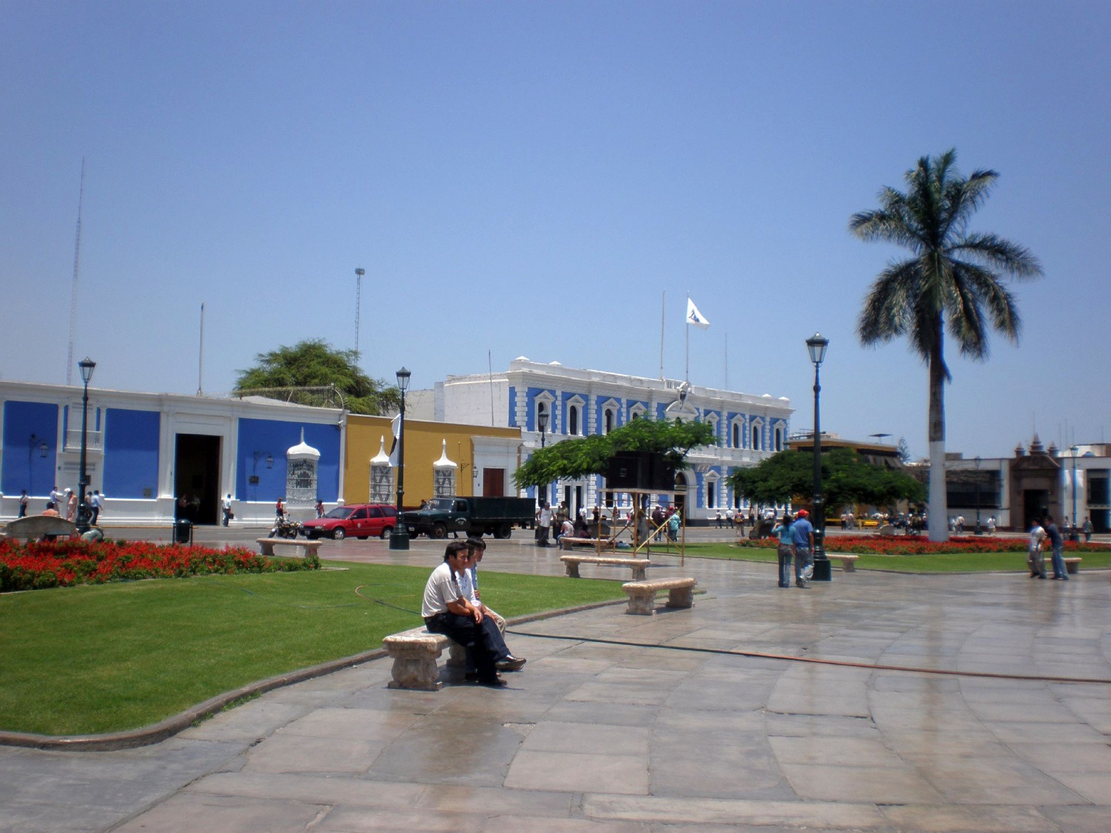 Площадь Пласа-де-Армас (Plaza-de-Armas) – фотографии Перу