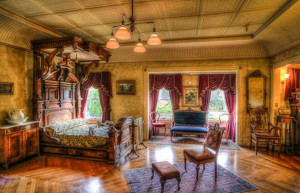 Полный тур по Дому Винчестеров и саду длится около 2,5 часов, в Хэллоуин и пятницу 13 числа - скидки – фотографии США