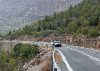 Серпантин у городка Tekeli, Bozyazı (Мерсин) – фотографии Турции