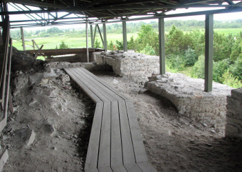 Руины замка Мааси на Сааремаа – фотографии Эстонии