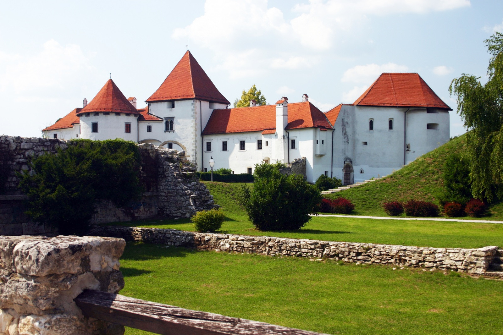 Замковый комплекс Стари Град (Stari grad) в Вараждине – фотографии Хорватии