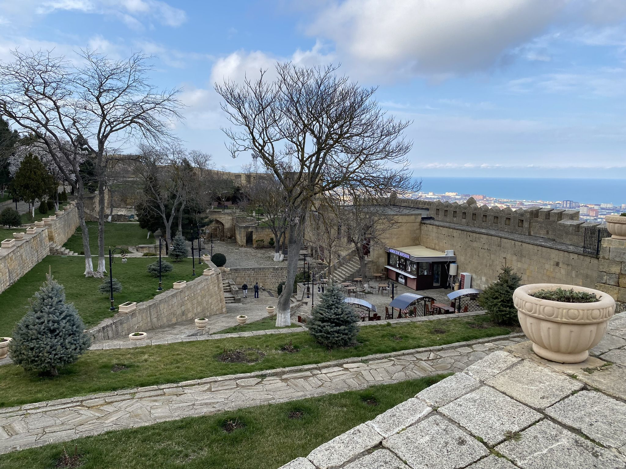 Нарын-кала, вид на внутреннюю территорию крепости – фотографии России