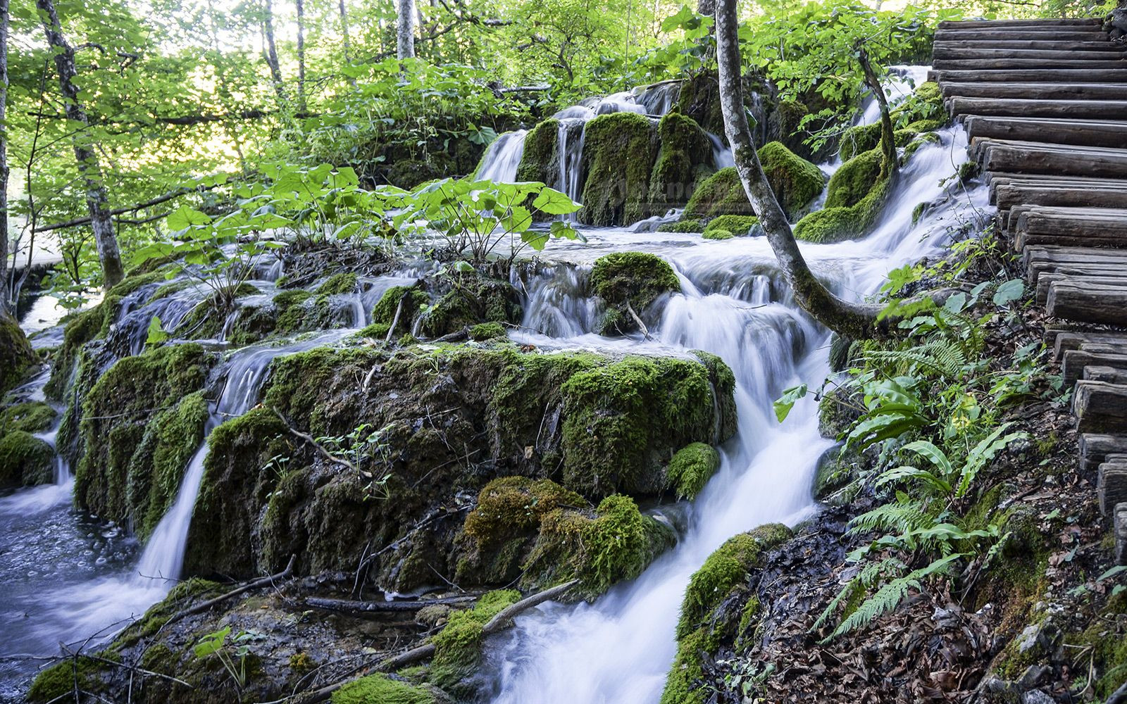 Хорватия водопады на плитвицких озерах Хорватия водопады на плитвицких озерах