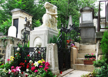 Кладбище Пер-Лашез в Париже, Франция – фотографии Франции