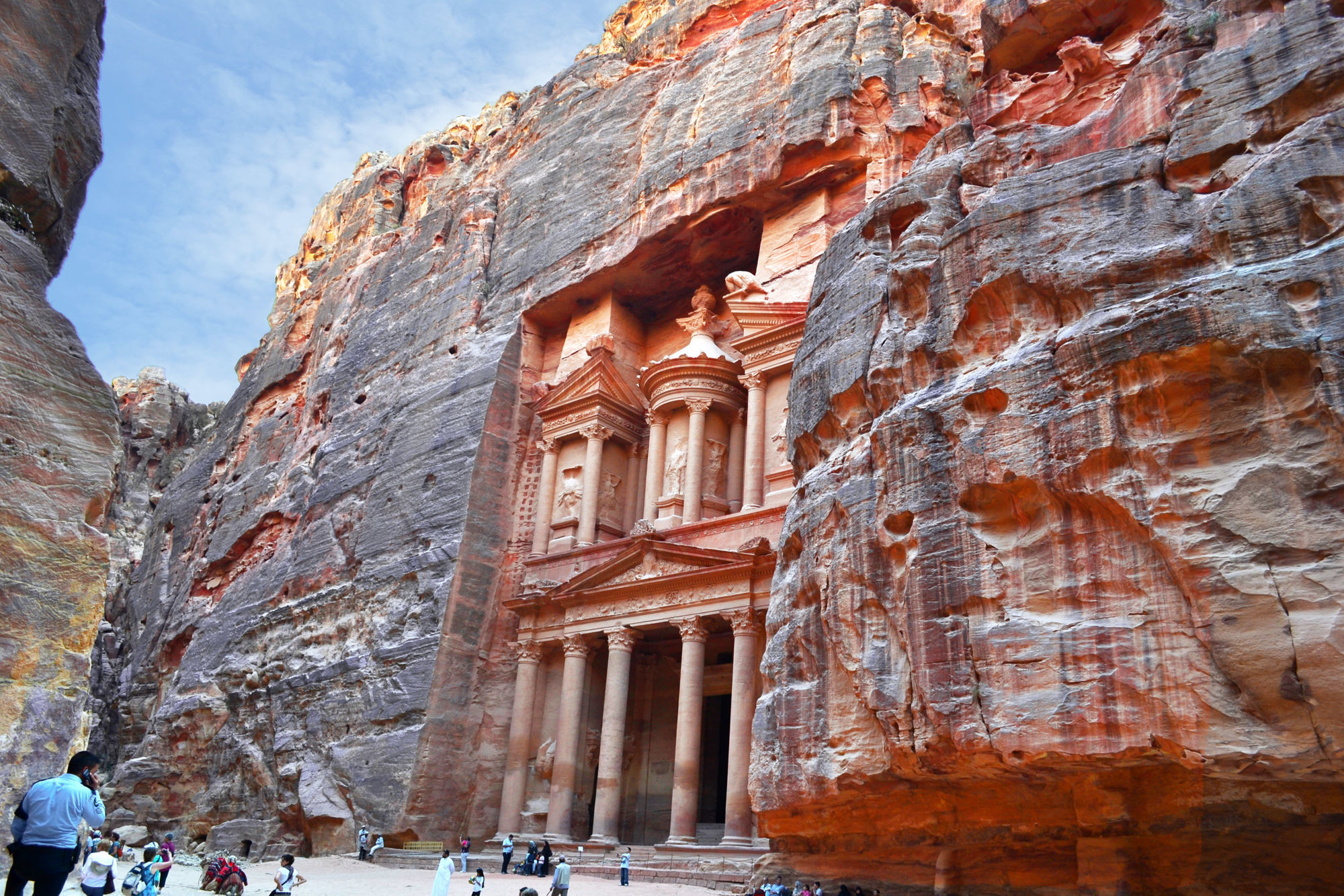 Древний храм Эль-Хазне (Al-Khazneh), город Петра, Иордания – фотографии Иордании