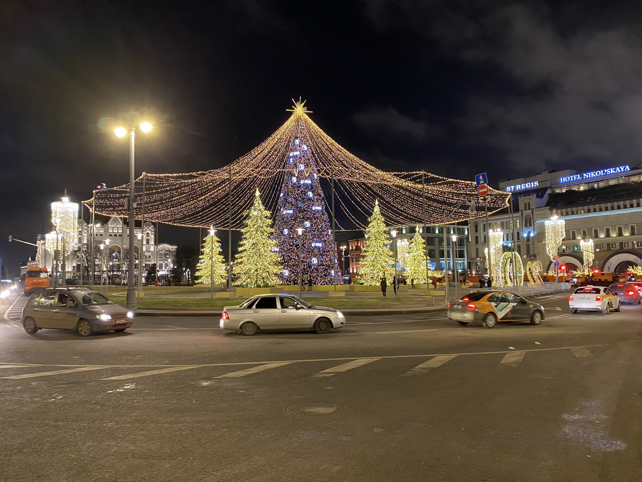 Ёлка на Лубянке – фотографии России