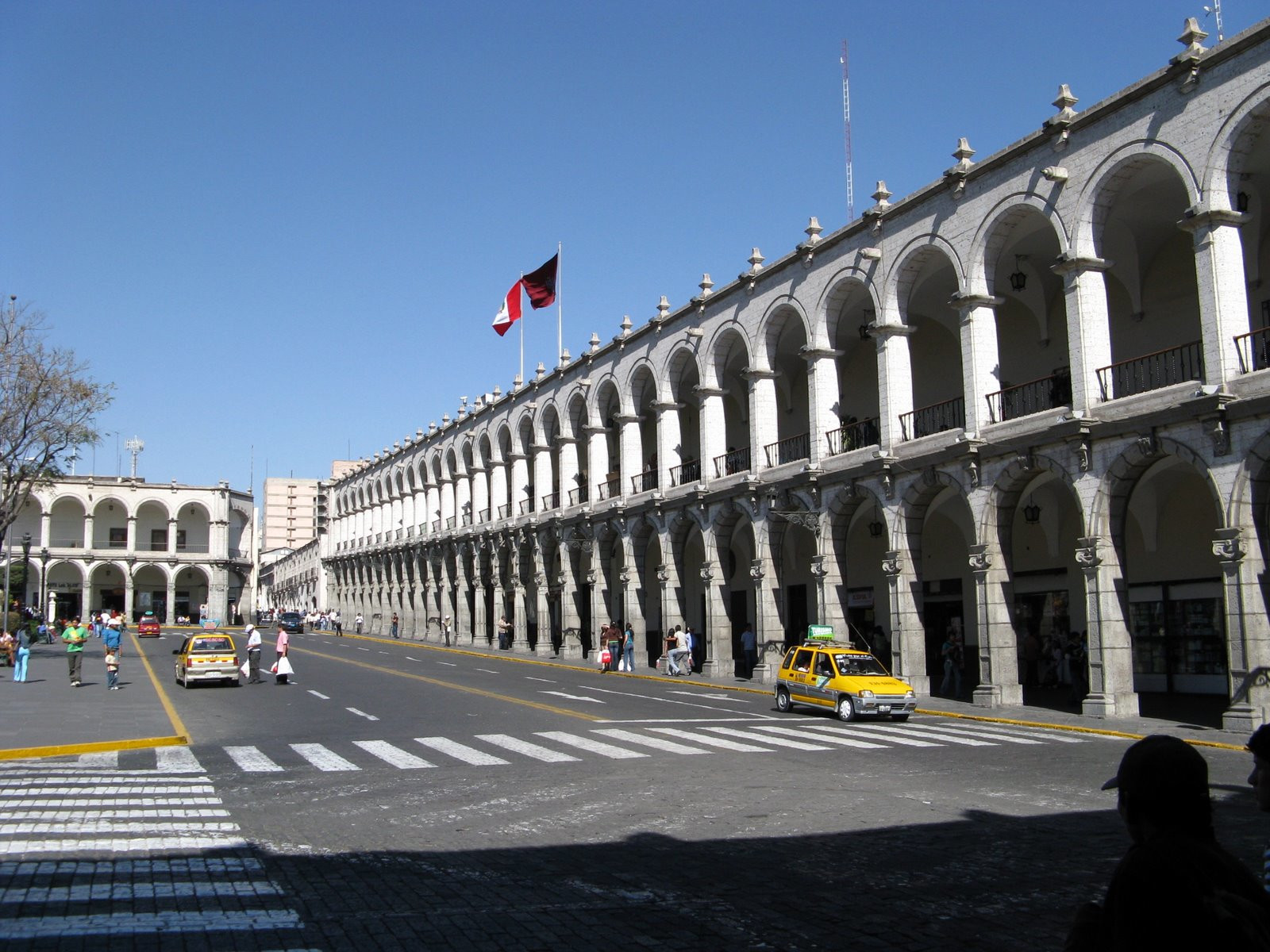 Пласа-де-Армас в перуанском городе Арекипа – фотографии Перу