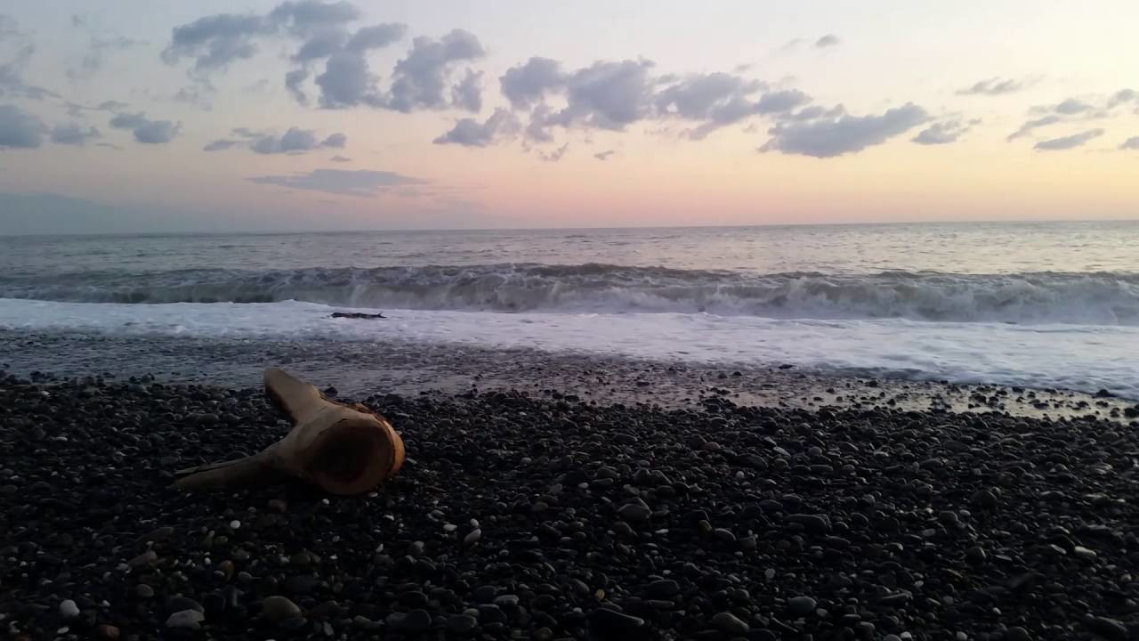 Закат на побережье Гулрыпш – фотографии Абхазии