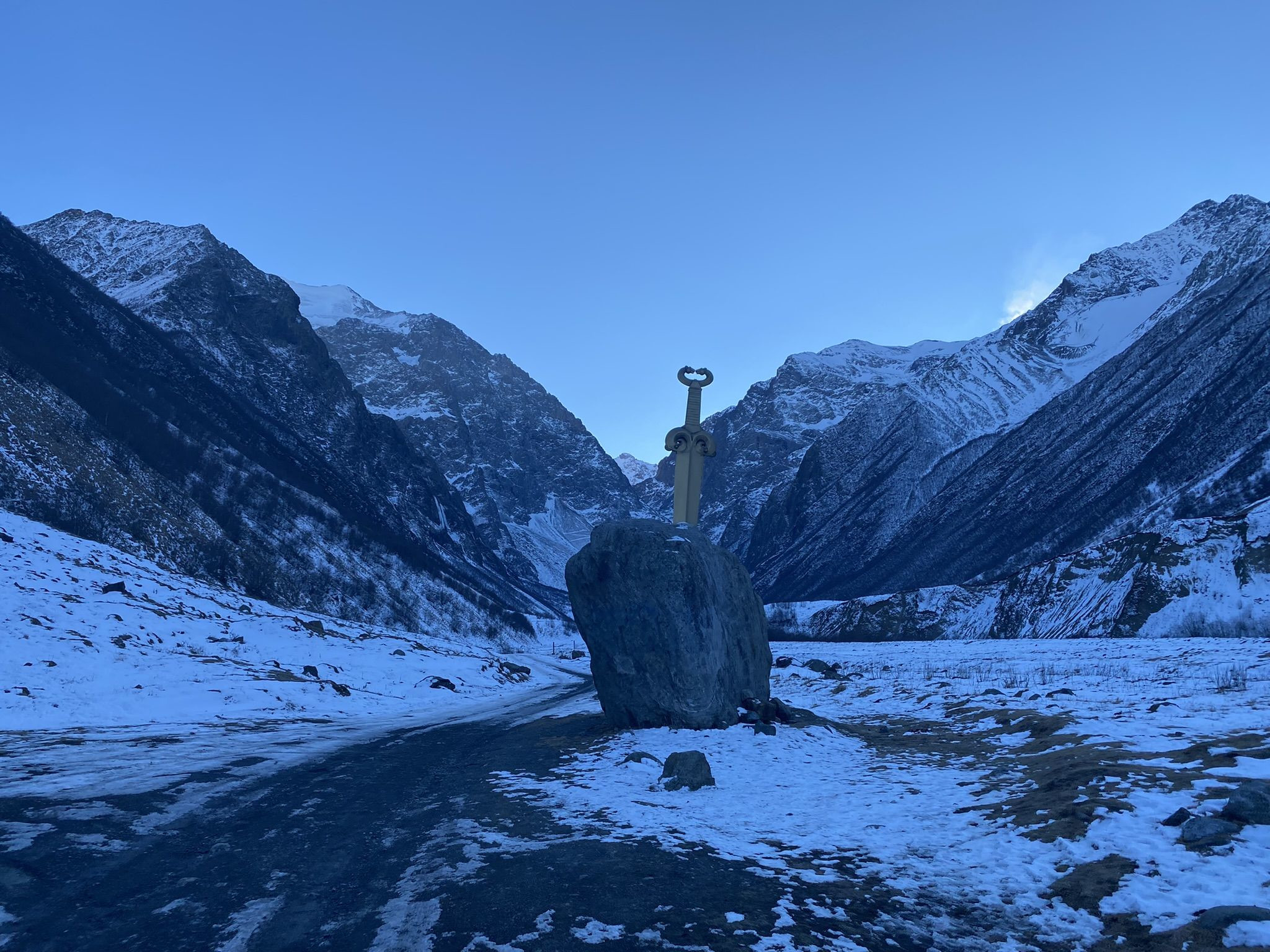 Почти у самой границы с Грузией на реке Мидаграбиндон, Северная Осетия – фотографии России