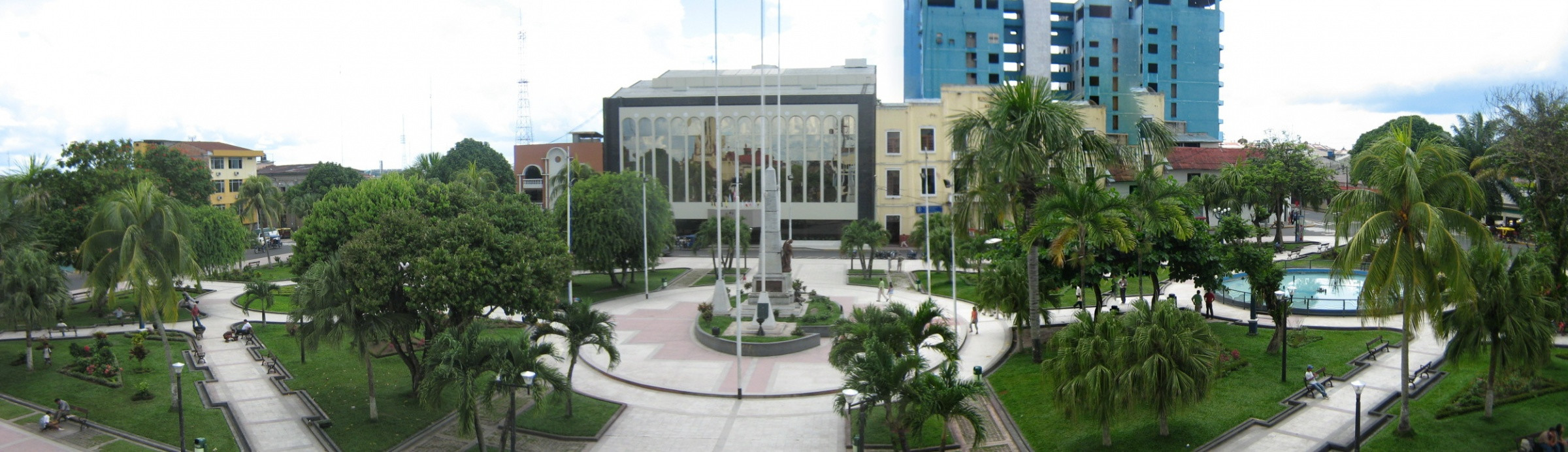 Пласа-де-Армас в Икитосе – фотографии Перу