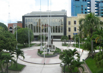 Пласа-де-Армас в Икитосе – фотографии Перу