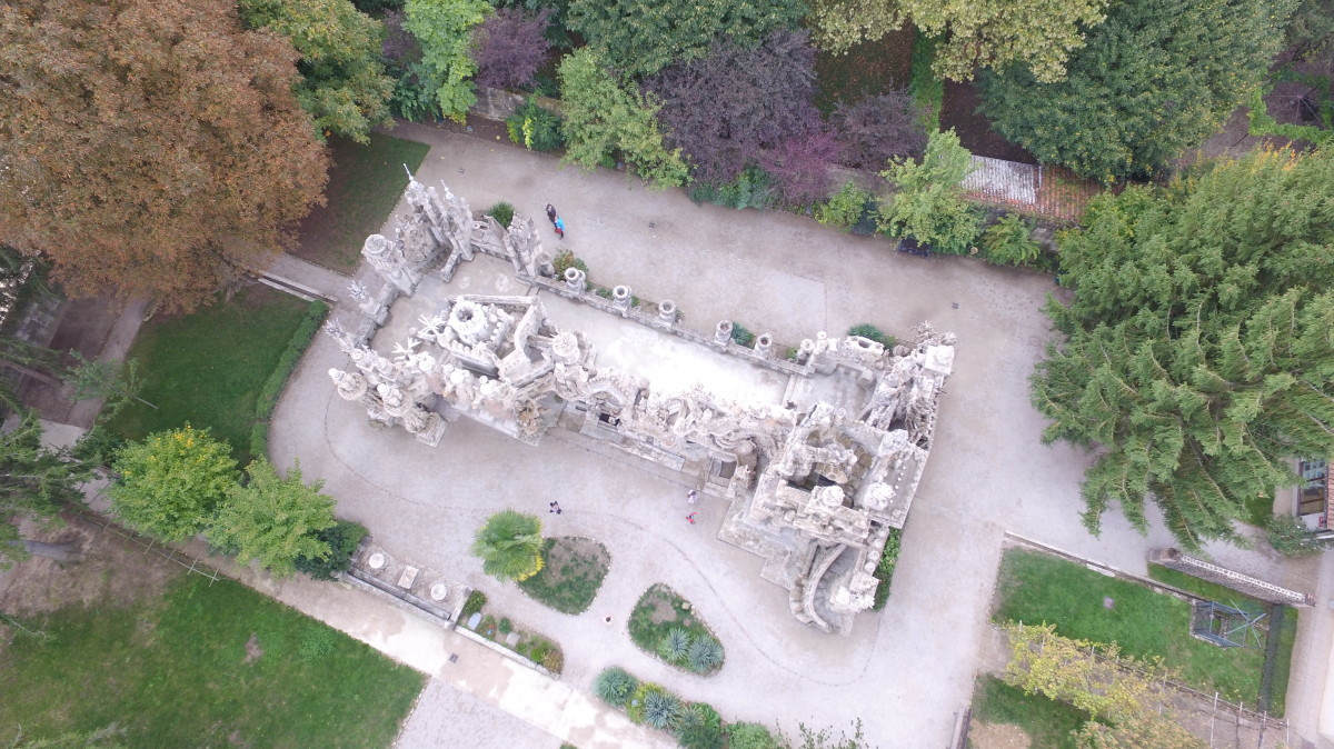 Фердинанд Шеваль 33 года своей жизни строил свой собственный Дворец Почтальона во Франции – фотографии Франции