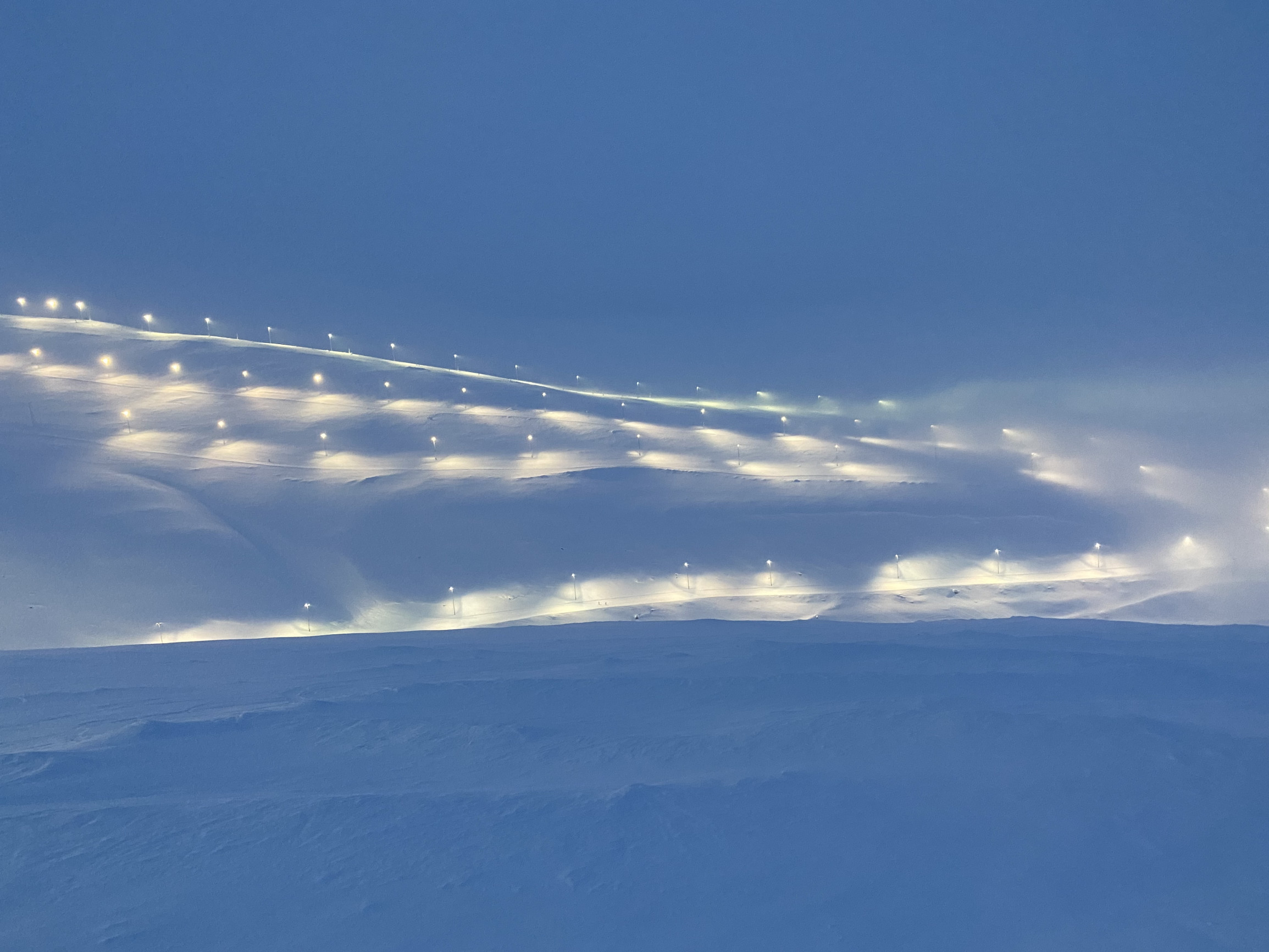 Вид на освещенный южный склон с кресельной канатки, Большой Вудъявр – фотографии России