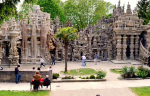 Дворец почтальона во Франции достиг колоссальных размеров: 26м - длина, 14м - ширина, 12м - высота – фотографии Франции