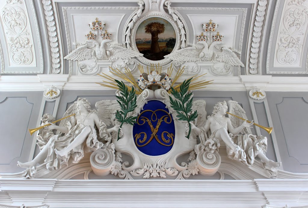 Архитектурный ансамбль Кадриоргского дворца в Эстонии представляет классическое барокко – фотографии Эстонии