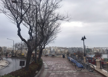 Набережная в районе залива Эксилс (Exiles) – фотографии Мальты