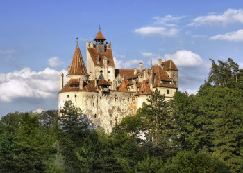 Туристов Замок Дракулы привлекает, прежде всего, как резиденция Цепеша – фотографии Румынии