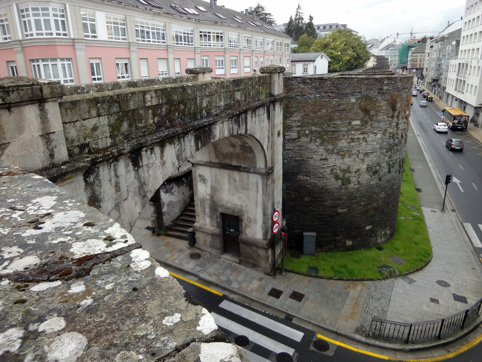 Римские стены Луго – фотографии Испании