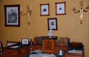 Один из интерьеров в музее Тарханы – фотографии России