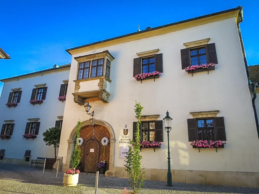 Местные фасады. Руст. Австрия. – фотографии Австрии