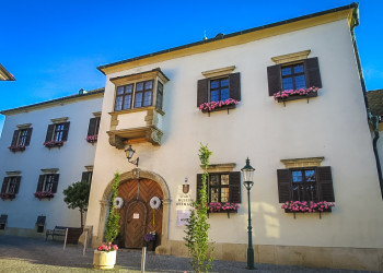 Местные фасады. Руст. Австрия. – фотографии Австрии