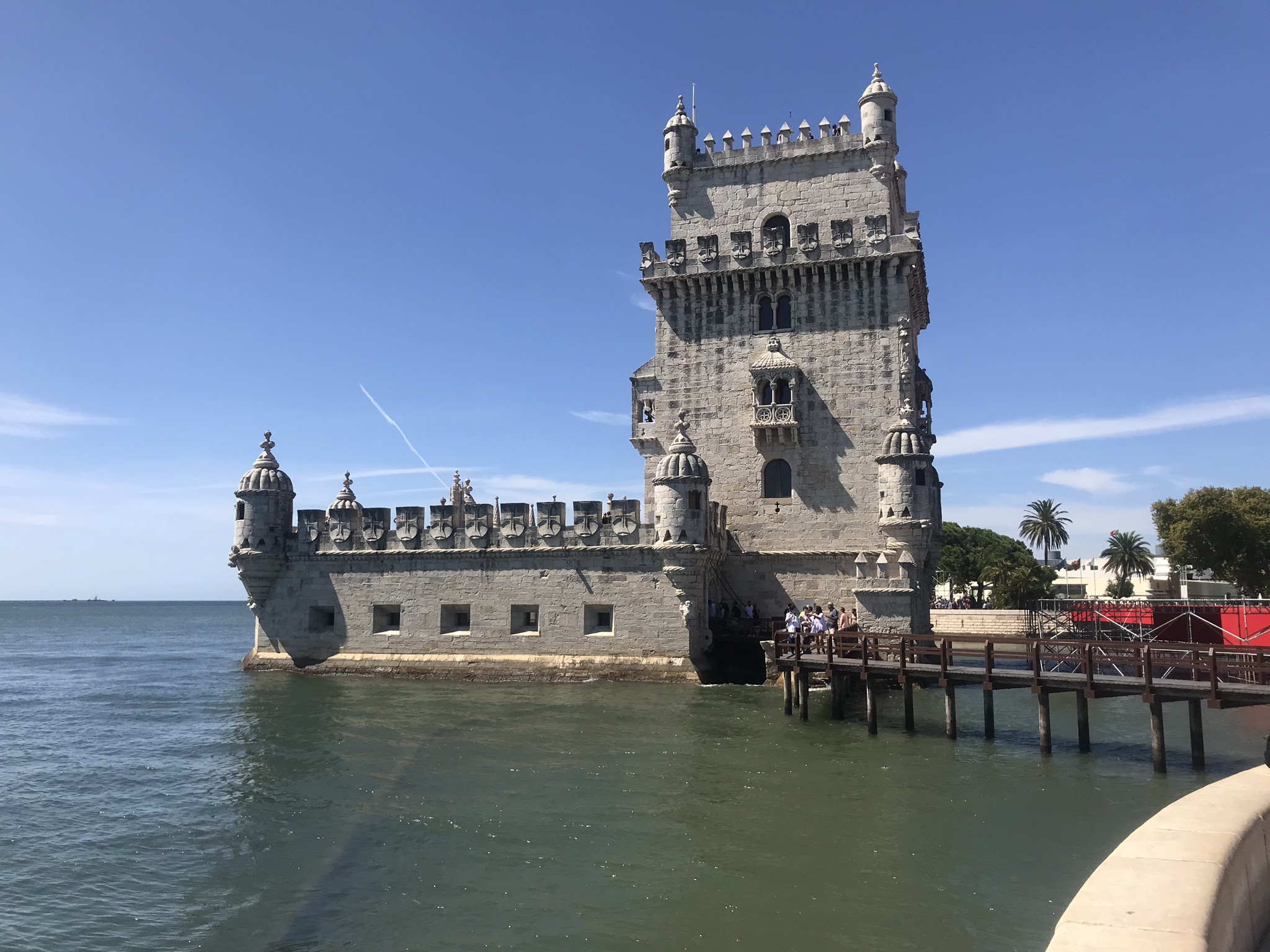 Башня Белем в Лиссабоне, фото с набережной – фотографии Португалии