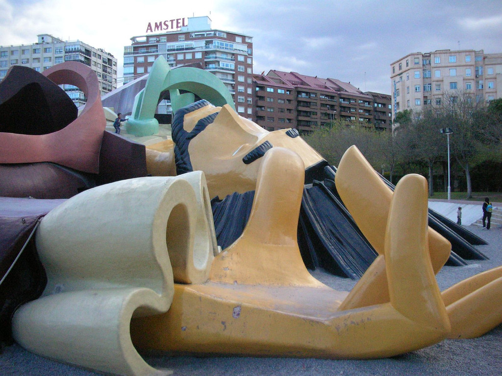 Символичный городской парк Гулливер в Испании – фотографии Испании