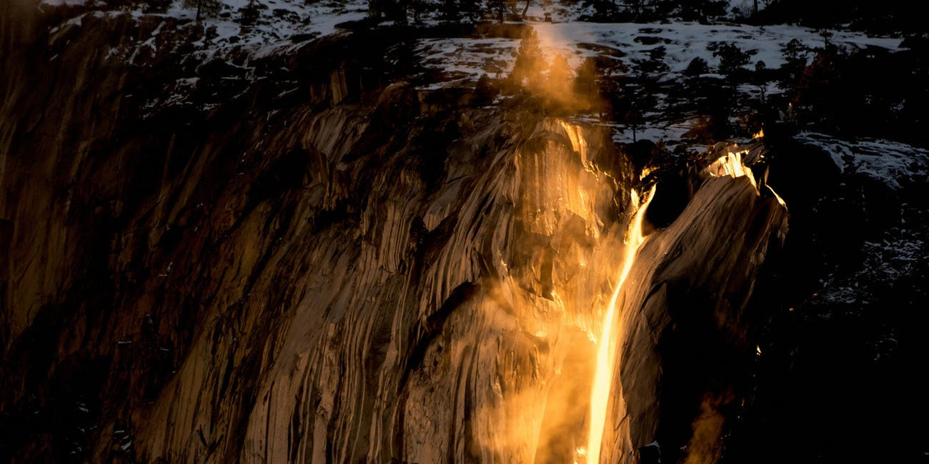 Знаменитый водопад Лошадиный хвост (Horsetail Fall) – фотографии США