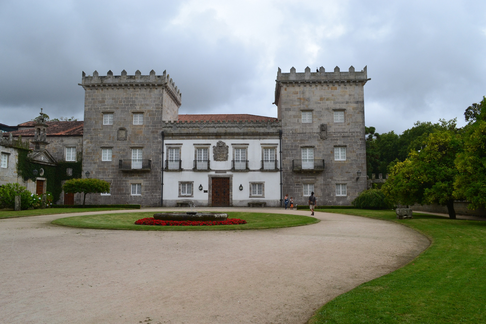 Замок-музей Кинёнес-де-Леон (Museo Quiñones de León) – фотографии Испании