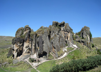 Археологический памятник Кумбе-Майо (Cumbe Mayo) – фотографии Перу