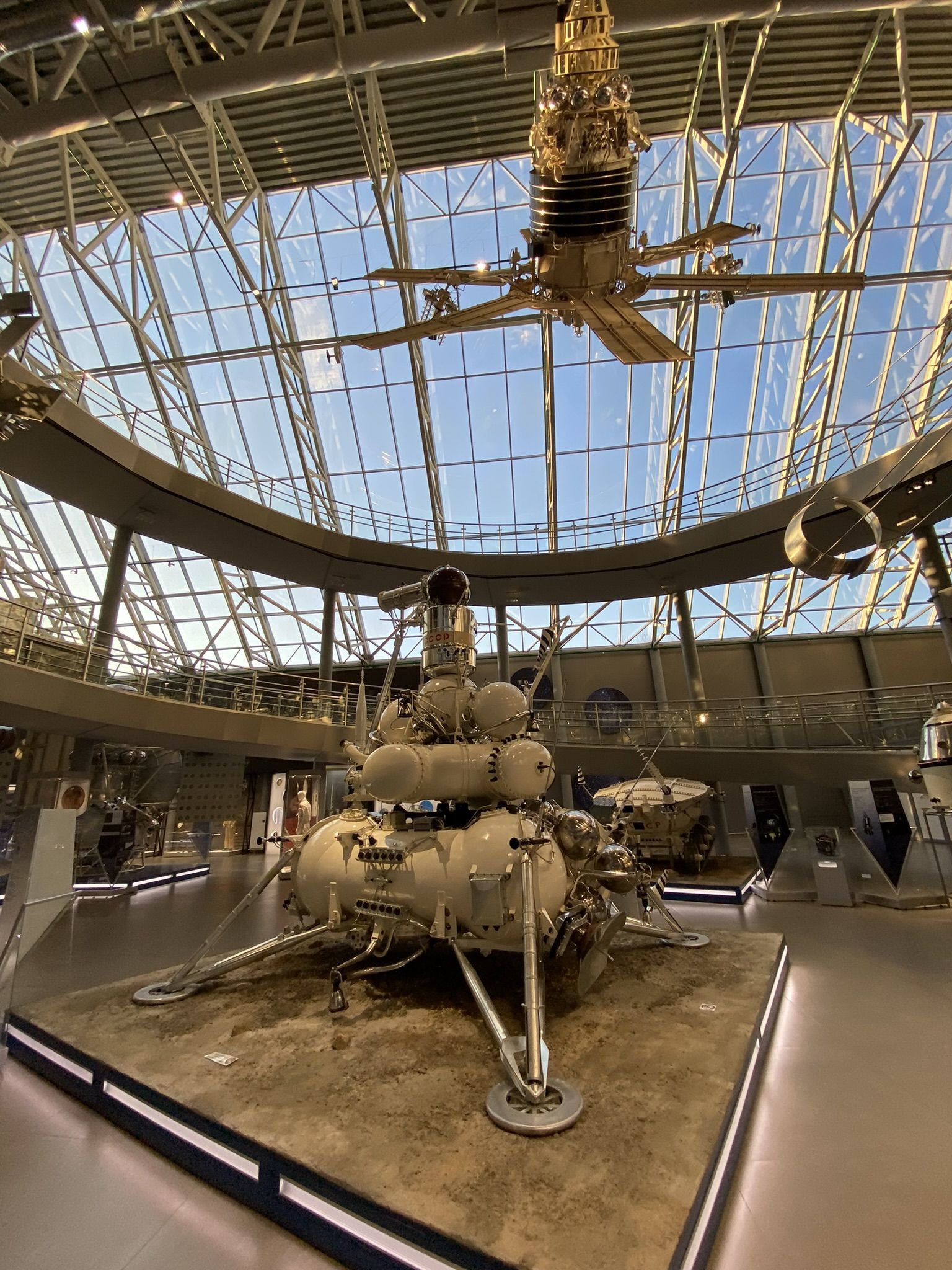 Экспонаты в музее Космонавтики в Калуге – фотографии России