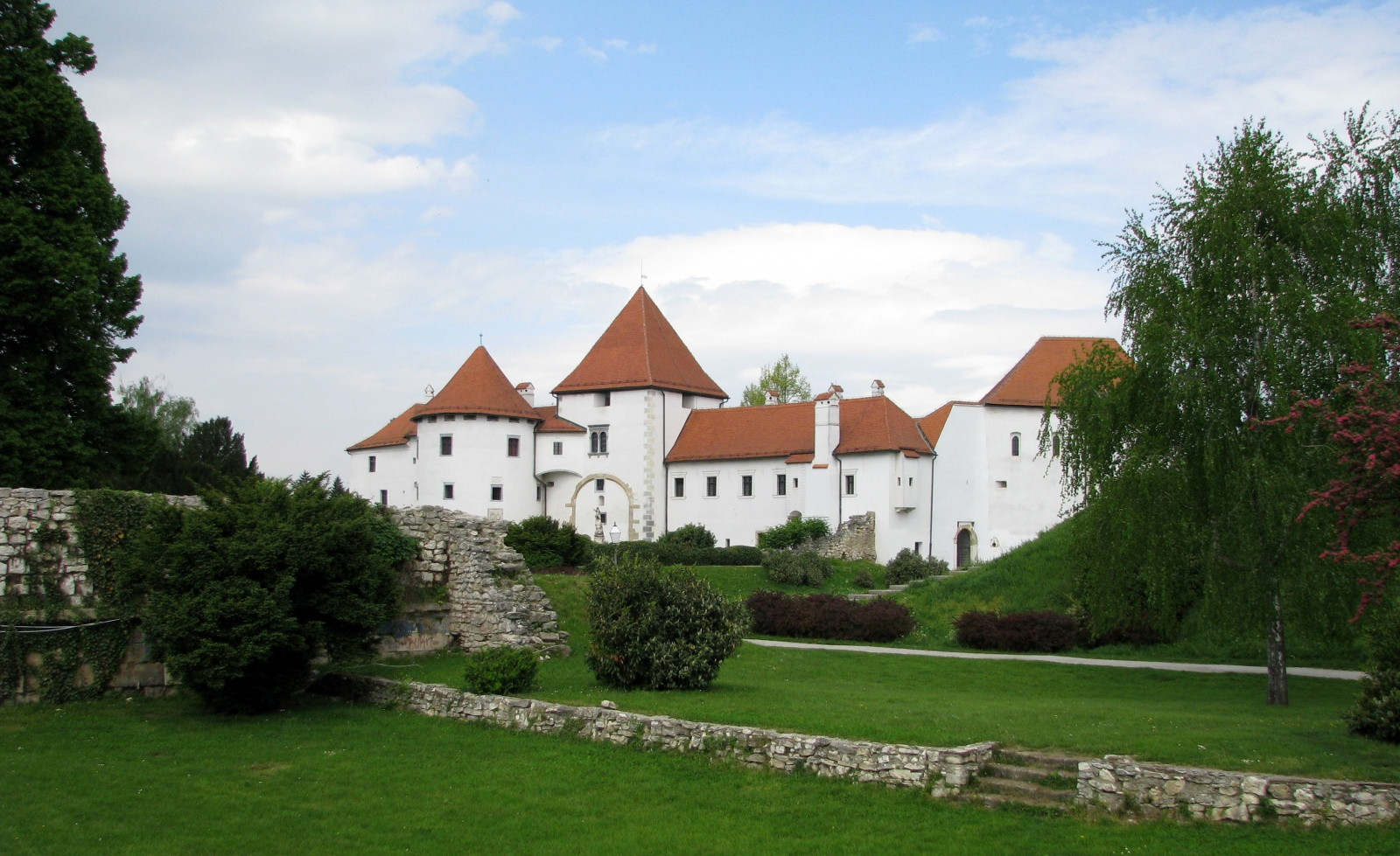 Стари Град (Stari grad) в Вараждине, Хорватия – фотографии Хорватии