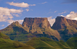 Самый популярный у туристов национальный парк Укашламба находится в северной части Драконовых гор – фотографии ЮАР