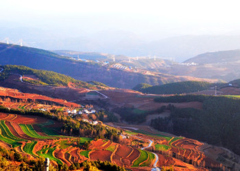 Красная Земля Дончуань в Китае находится, примерно, в 180 км к северу от Куньмина – фотографии Китая