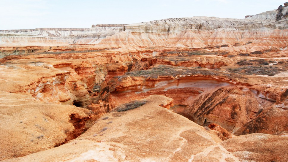 Чудо света каньон Янги-Кала рядом с Туркменбашы, Туркменистан – фотографии Туркменистана