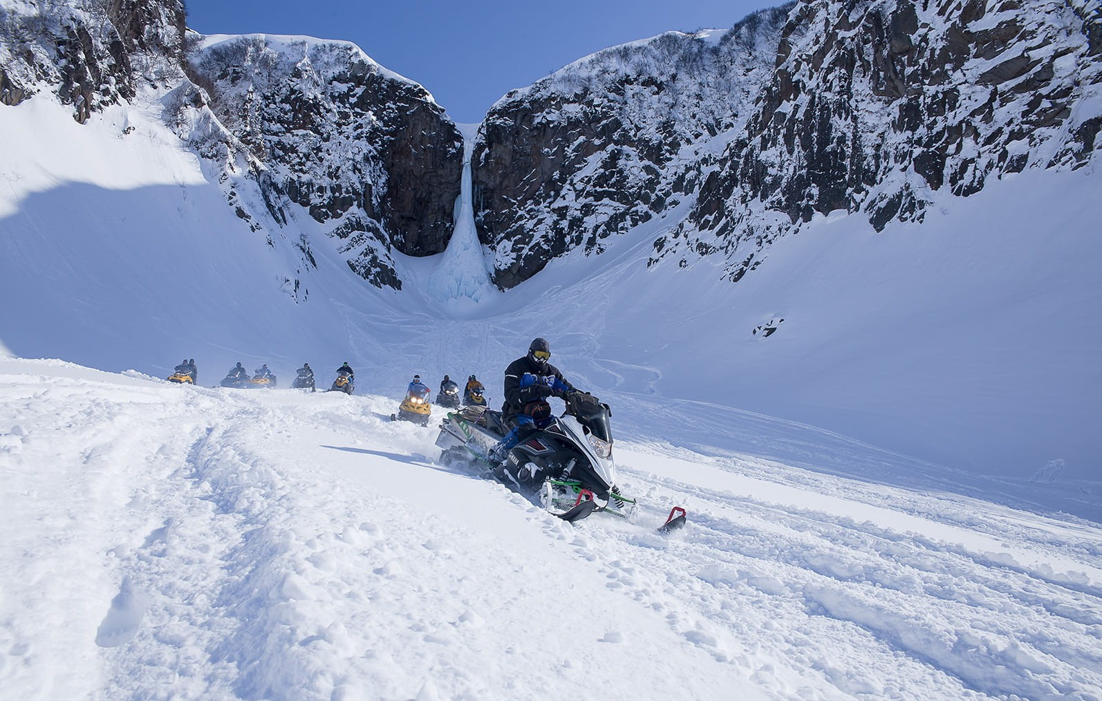 Вилючинский водопад на Камчатке зимой – фотографии России