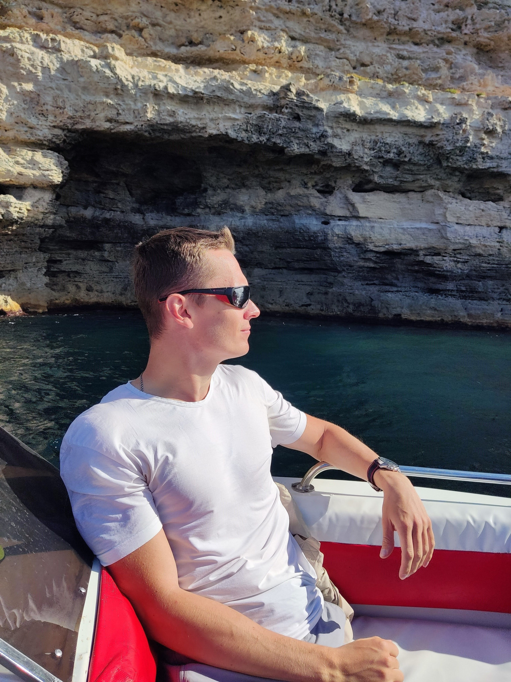 Прогулка на катере в Крыму, мыс Тарханкут – фотографии России