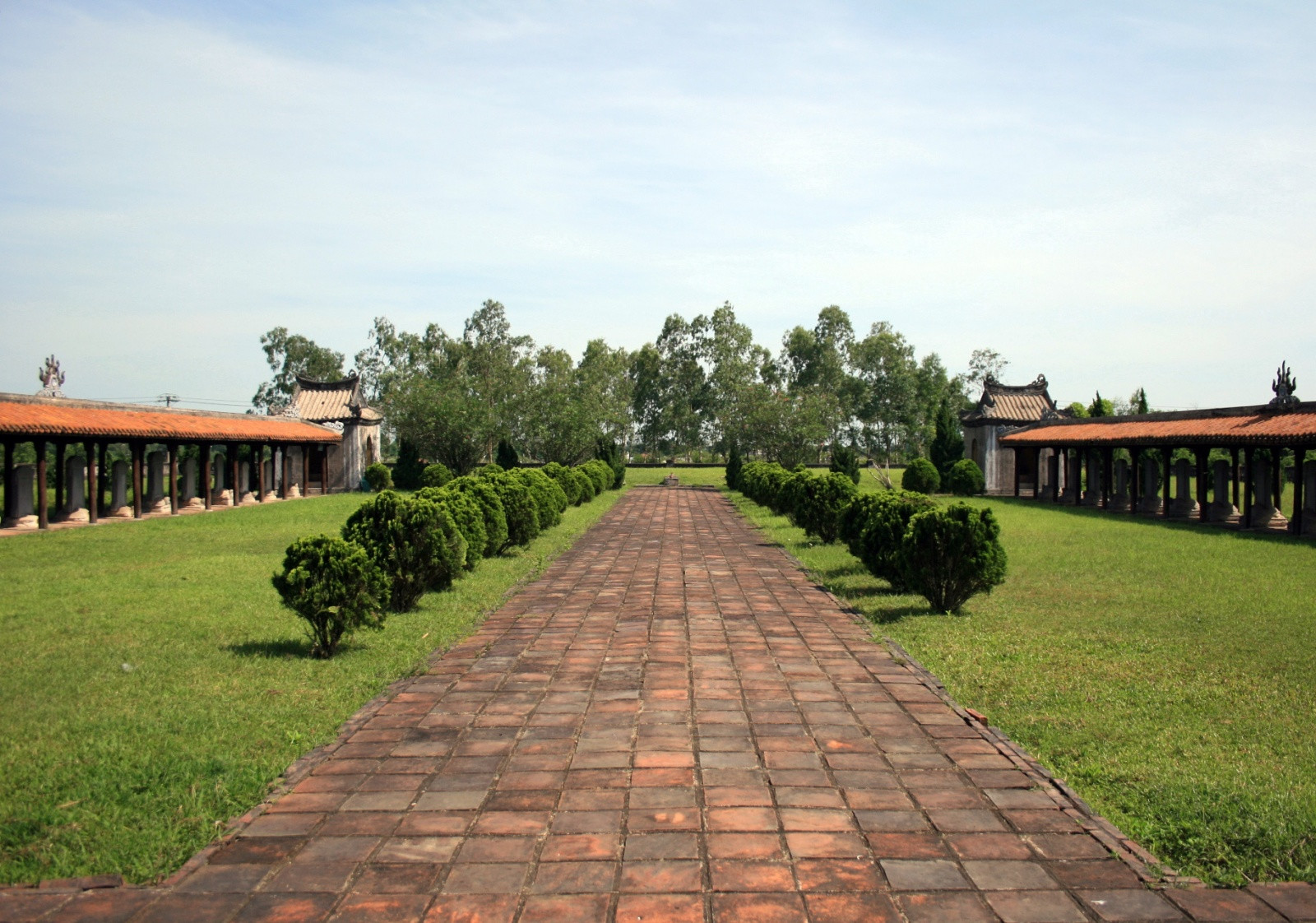 Стелы докторов в Храме Литературы (Van Mieu) в Ханое – фотографии Вьетнама